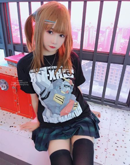 哔哩哗哩肉片入囗在线观看_电影网在线观看